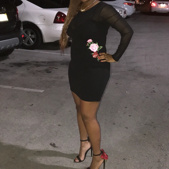 Dress - Picture 2 of 4